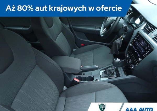 Skoda Octavia cena 72000 przebieg: 110208, rok produkcji 2018 z Łazy małe 277